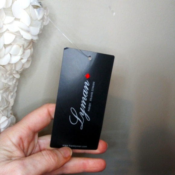 Frank Lyman Ivory 3-Dimensional Rose Petal Design Special Occasion Sheath Dress - Picture 5 of 14